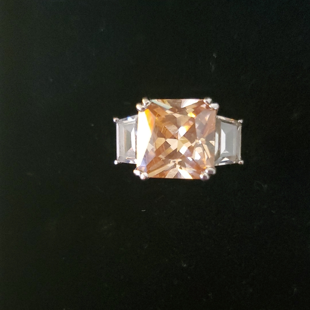 Elegant Silver Women's Ring